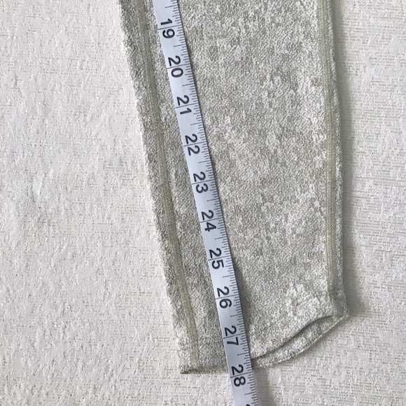 Gymshark Fleur Texture Leggings Woman’s Size Small Taupe Color Full Length - Picture 10 of 13